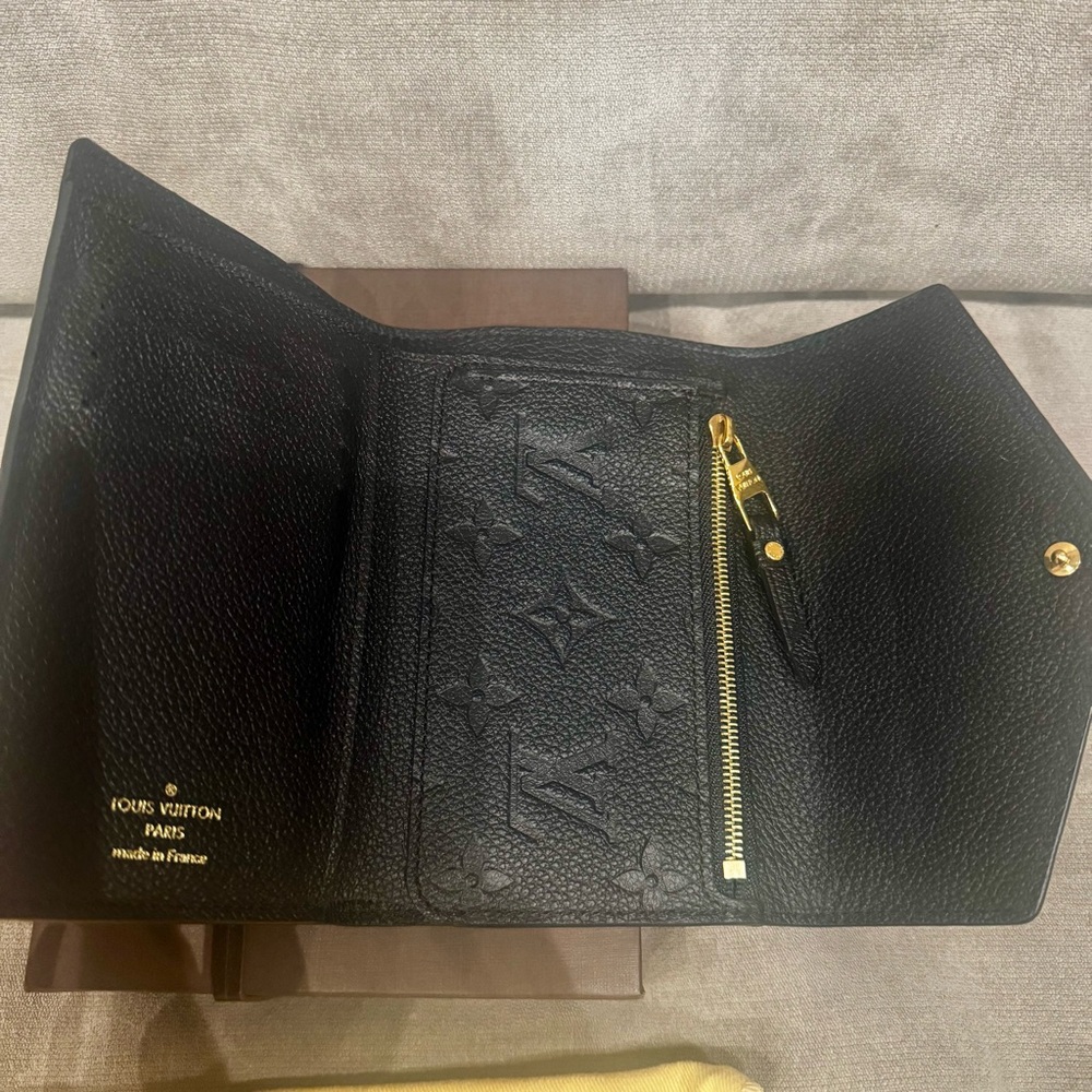 Louis Vuitton Black Empreinte Leather Curieuse Compact Wallet - Picture 4 of 11